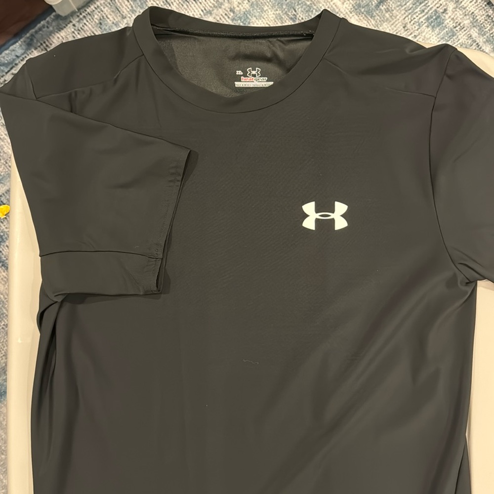 Under Armour Men’s XL Heat Gear T-shirt Black